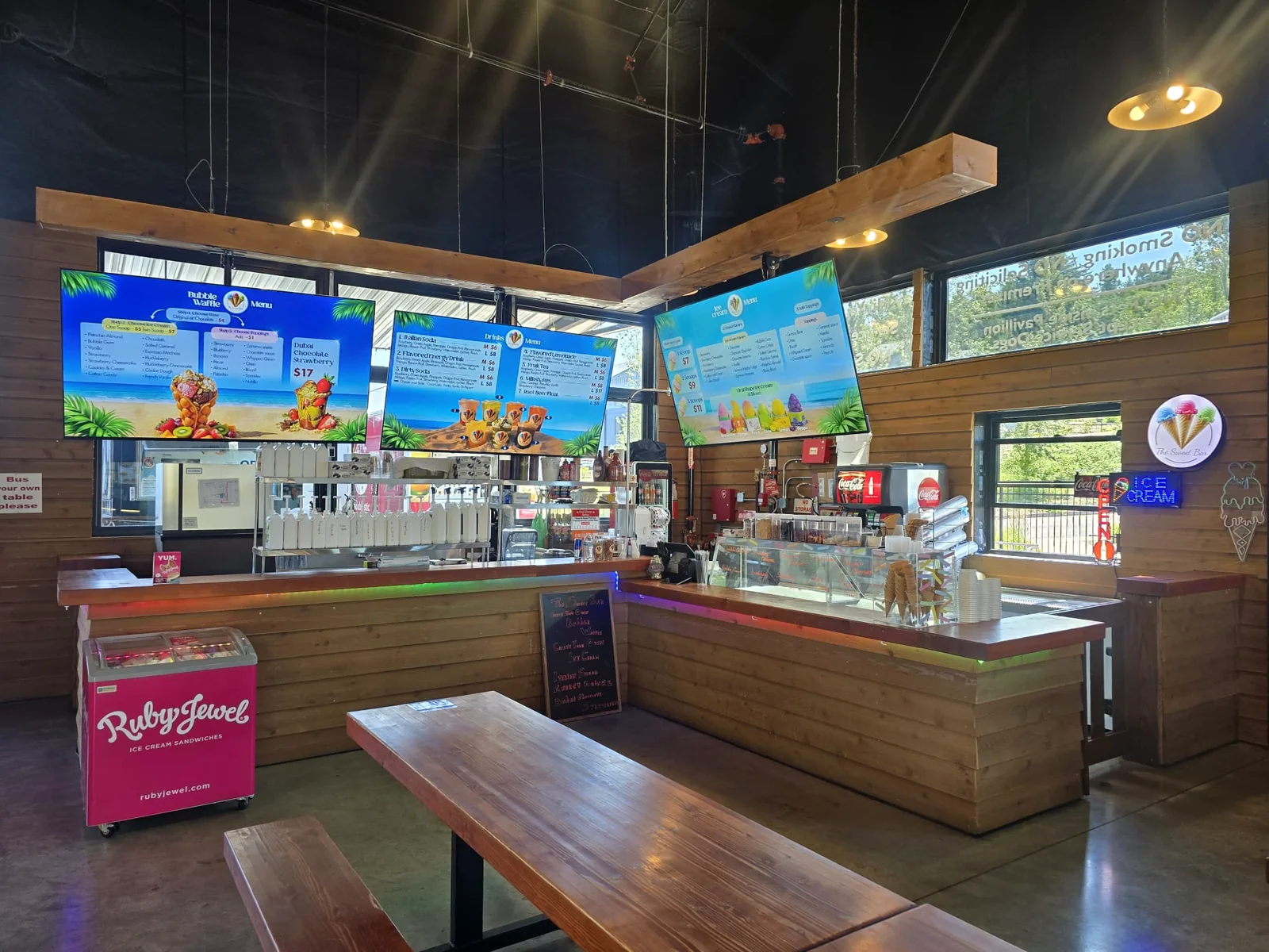 Commercial retail and food service interior project